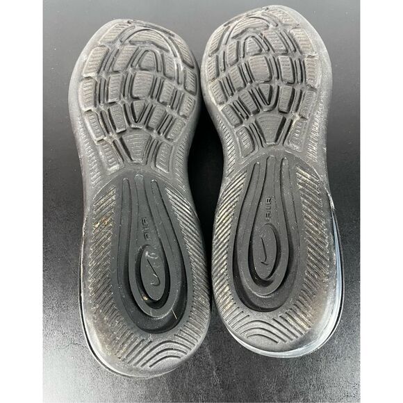 Nike air max axis sneakers main image 12
